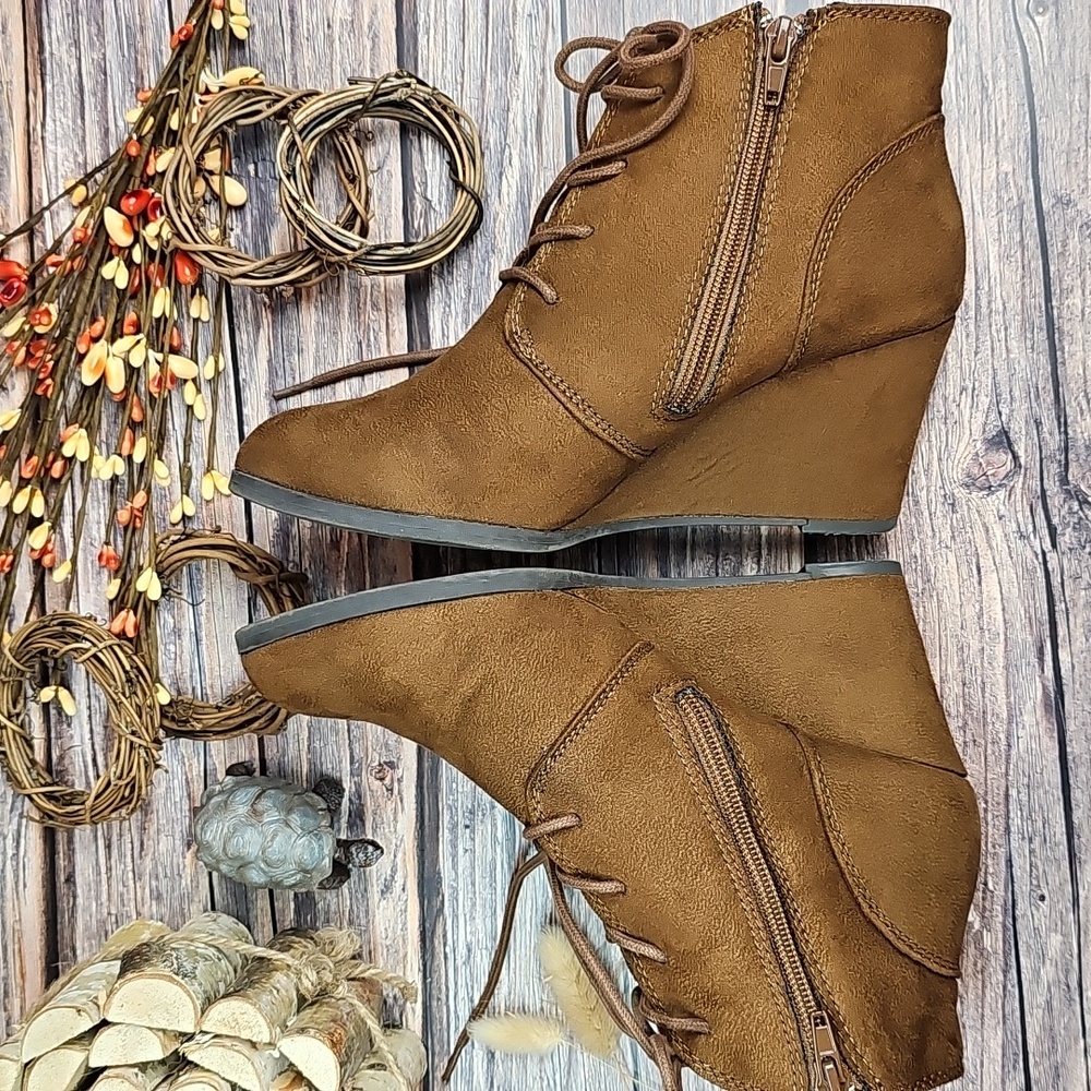 NIB AMERICAN RAG BAILEY CHESTNUT ANKLE ZIP WEDGE BOOTIES - Picture 6 of 12
